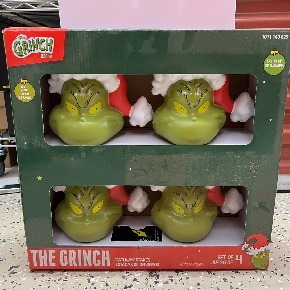 Christmas Grinch Battery Operated Pathway Stakes 4 Pack With Santa Hat LED New